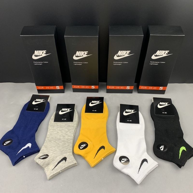Nike Socks - Click Image to Close